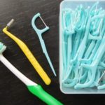 歯磨きの時の補助用具～歯間ブラシの使い方～