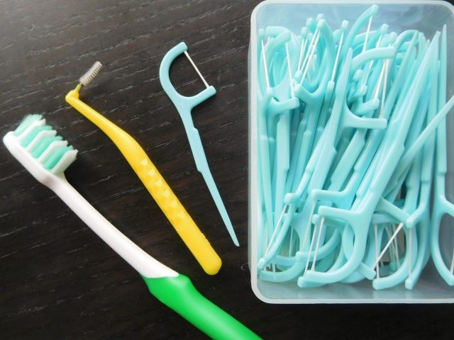 歯磨きの時の補助用具